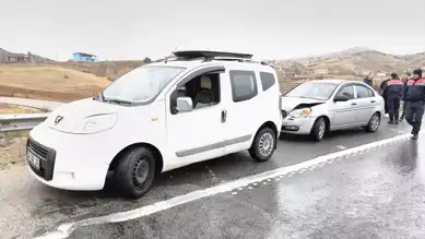 Kırıkkale'de Çift Trafik Kazası: 5 Yaralı