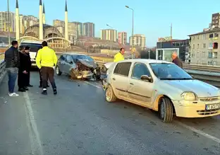 Kırıkkale'de Buzlanma Nedeniyle 6 Kişilik Trafik Kazası