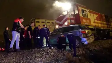 Kırıkkale'de Tren, Arızalı Araba ile Çarpıştı!